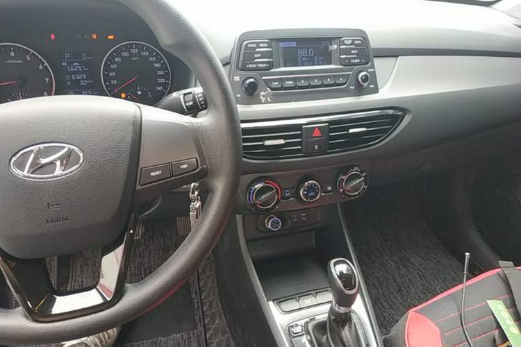 Used Hyundai Celesta 2018 1.6L Automatic GL Enjoyment Edition China VI compliant Audio And AC Panel