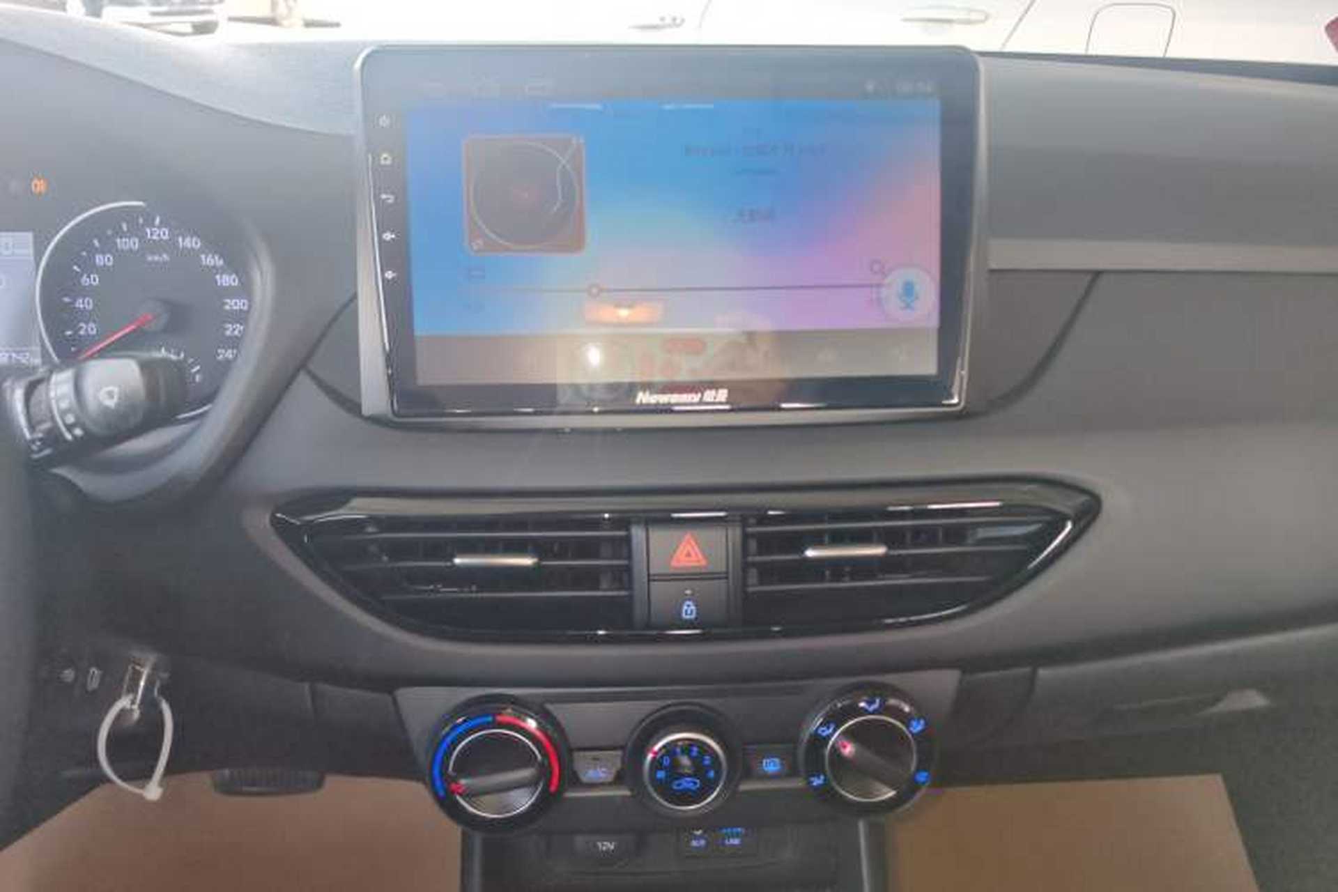 Used Hyundai Celesta 2018 1.6L Automatic GL Enjoyment Version China V Standard Audio And AC Panel