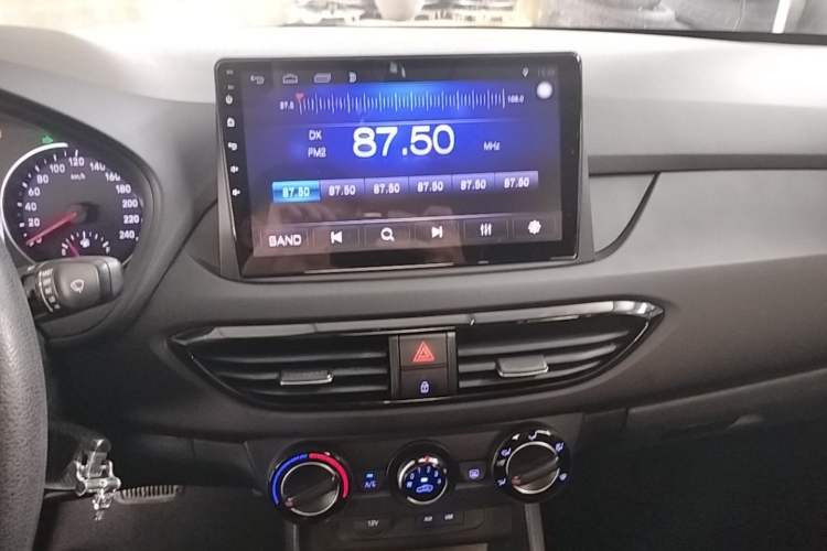 Used Hyundai Celesta 2018 1.6L Automatic GL Enjoyment Version China V Standard Audio And AC Panel