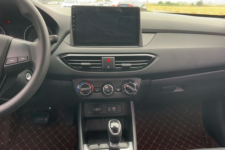 Used Hyundai Celesta 2018 1.6L Automatic GL Enjoyment Edition China VI compliant Audio And AC Panel