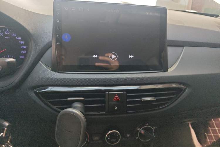 Used Hyundai Celesta 2018 1.6L Automatic GL Enjoyment Version China V Standard Audio And AC Panel