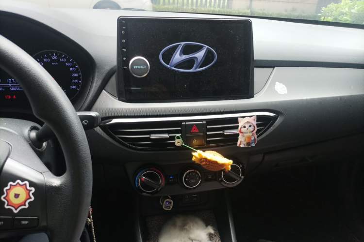 Used Hyundai Celesta 2018 1.6L Automatic GL Enjoyment Version China V Standard Audio And AC Panel