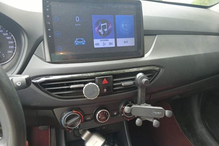 Used Hyundai Celesta 2018 1.6L Automatic GL Enjoyment Version China V Standard Audio And AC Panel