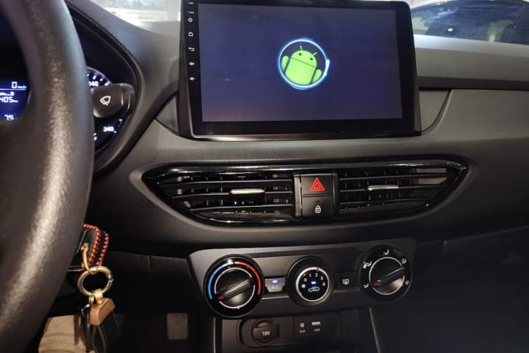 Used Hyundai Celesta 2018 1.6L Automatic GL Enjoyment Edition China VI compliant Audio And AC Panel