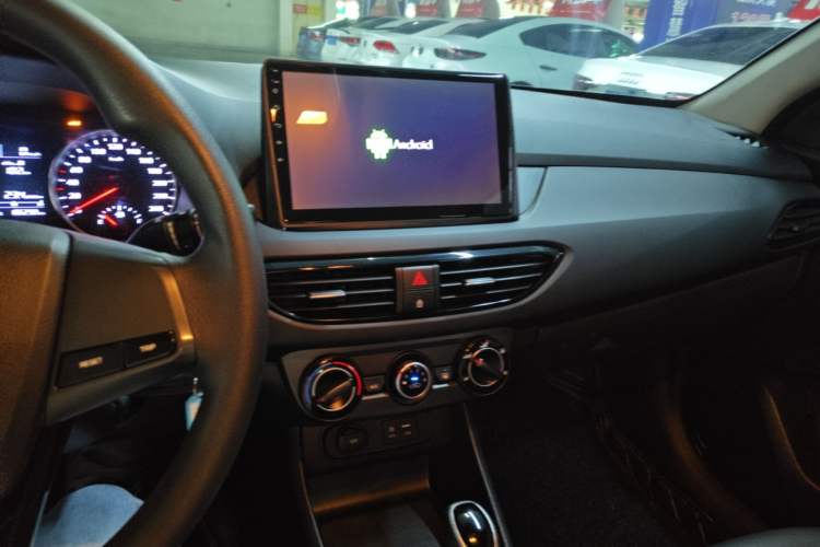Used Hyundai Celesta 2018 1.6L Automatic GL Enjoyment Edition China VI compliant Audio And AC Panel