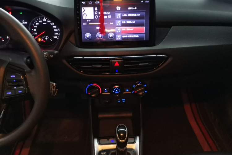 Used Hyundai Celesta 2018 1.6L Automatic GL Enjoyment Edition China VI compliant Audio And AC Panel