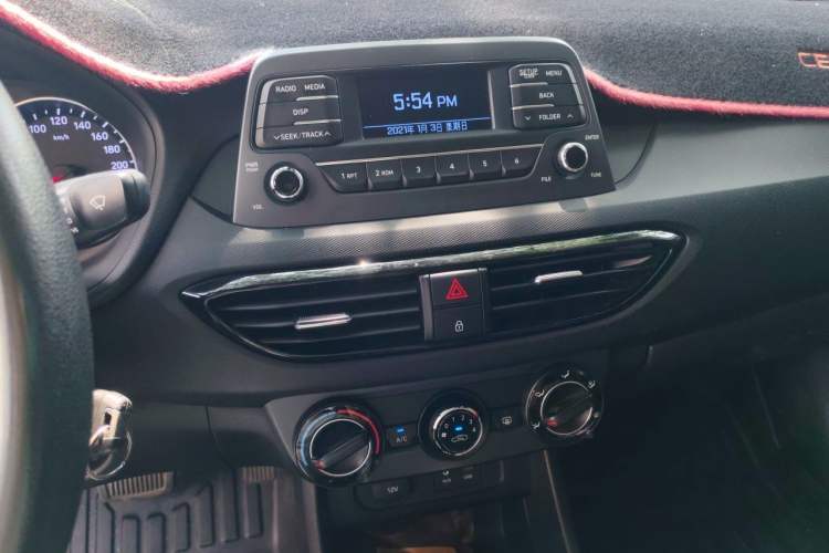 Used Hyundai Celesta 2018 1.6L Automatic GL Enjoyment Version China V Standard Audio And AC Panel