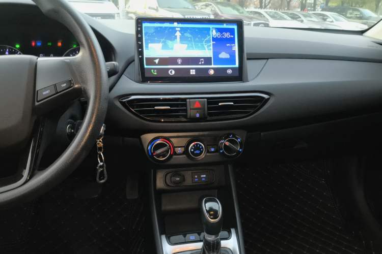Used Hyundai Celesta 2018 1.6L Automatic GL Enjoyment Version China V Standard Audio And AC Panel
