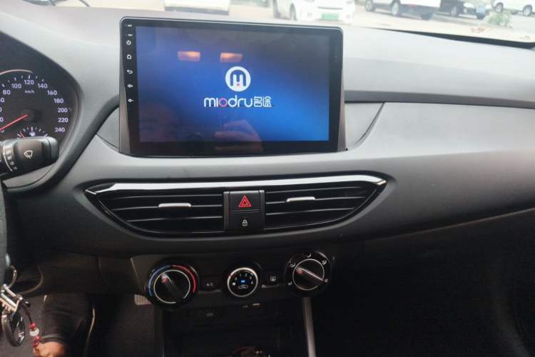 Used Hyundai Celesta 2018 1.6L Automatic GL Enjoyment Edition China VI compliant Audio And AC Panel