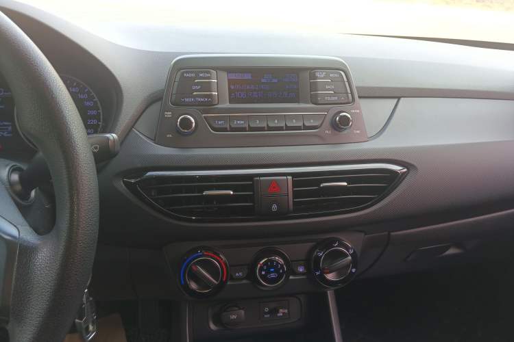 Used Hyundai Celesta 2018 1.6L Automatic GL Enjoyment Version China V Standard Audio And AC Panel