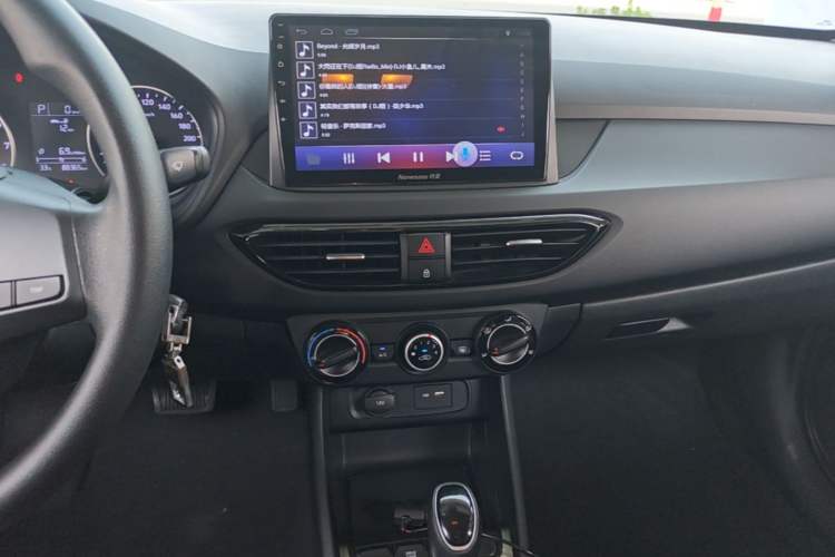 Used Hyundai Celesta 2018 1.6L Automatic GL Enjoyment Edition China VI compliant Audio And AC Panel