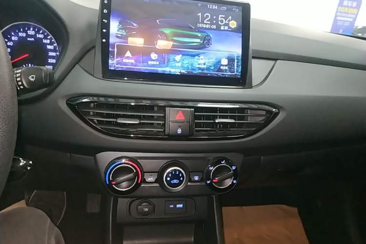 Used Hyundai Celesta 2018 1.6L Automatic GL Enjoyment Edition China VI compliant Audio And AC Panel