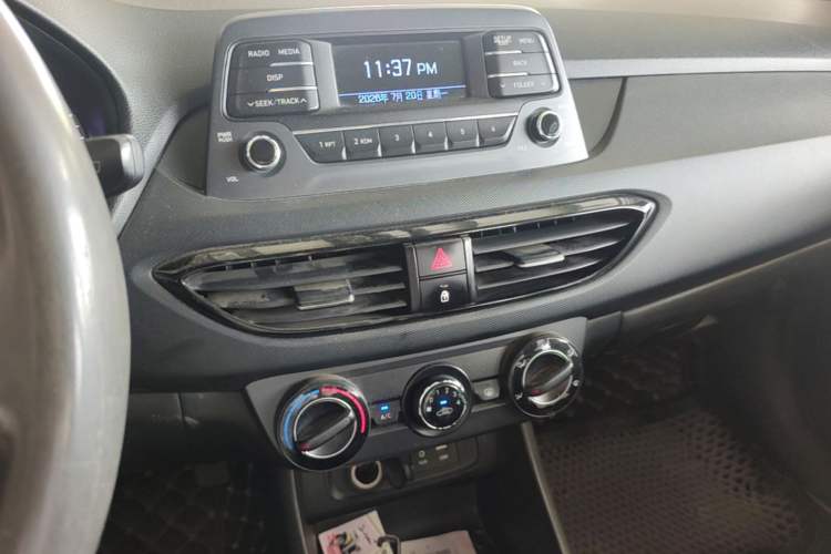 Used Hyundai Celesta 2018 1.6L Automatic GL Enjoyment Version China V Standard Audio And AC Panel