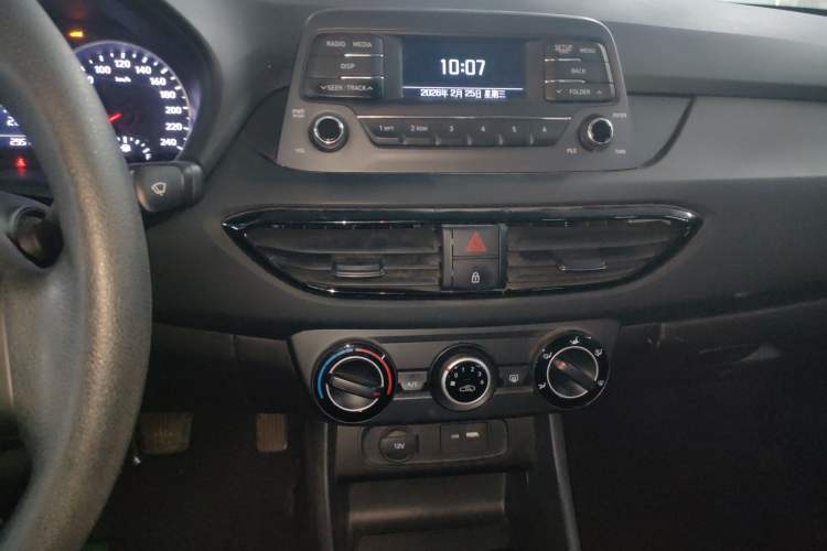 Used Hyundai Celesta 2018 1.6L Automatic GL Enjoyment Edition China VI compliant Audio And AC Panel