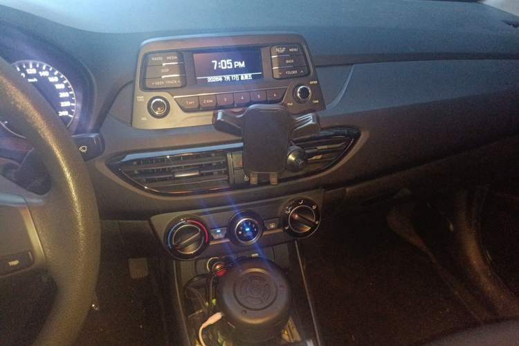 Used Hyundai Celesta 2018 1.6L Automatic GL Enjoyment Version China V Standard Audio And AC Panel