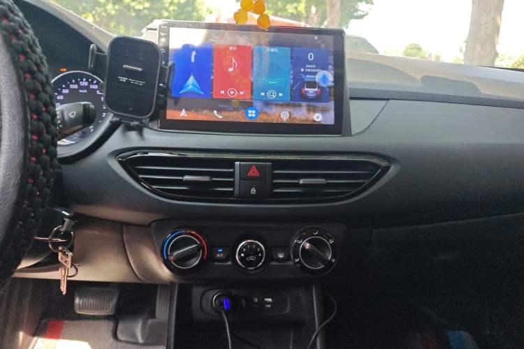 Used Hyundai Celesta 2018 1.6L Automatic GL Enjoyment Edition China VI compliant Audio And AC Panel