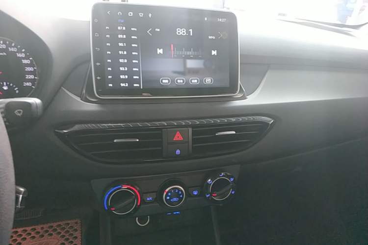 Used Hyundai Celesta 2018 1.6L Automatic GL Enjoyment Edition China VI compliant Audio And AC Panel