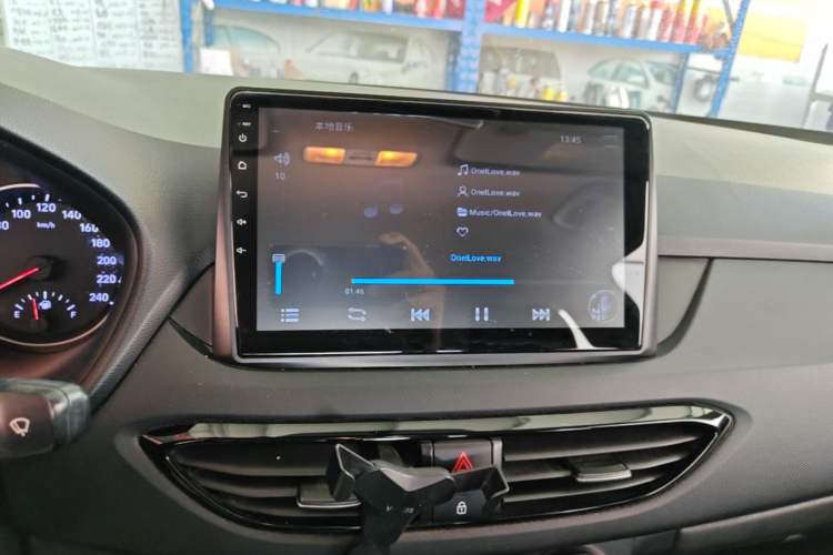 Used Hyundai Celesta 2018 1.6L Automatic GL Enjoyment Edition China VI compliant Audio And AC Panel