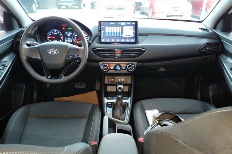 Used Hyundai Celesta 2018 1.6L Automatic GL Enjoyment Version China V Standard Center Console