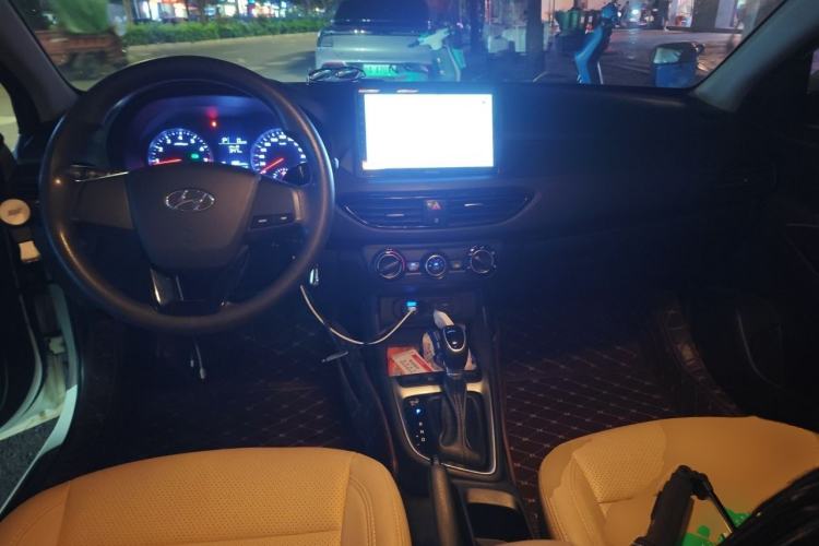 Used Hyundai Celesta 2018 1.6L Automatic GL Enjoyment Version China V Standard Center Console
