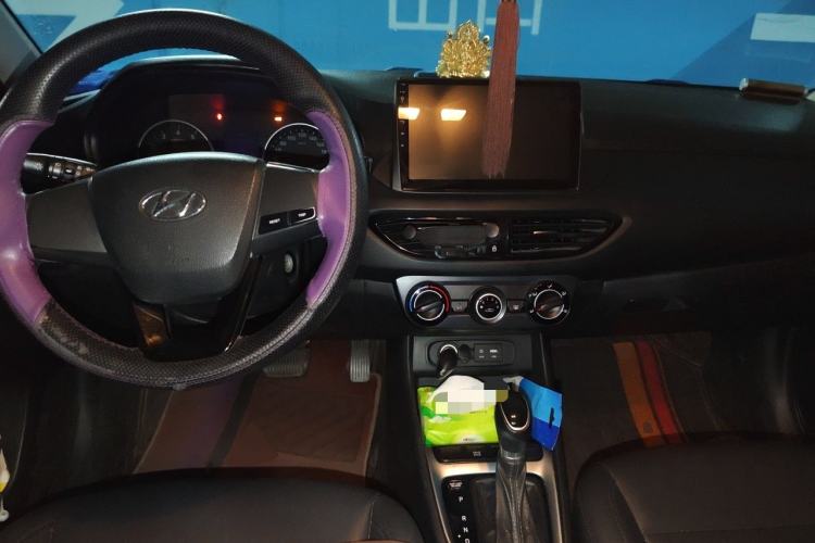 Used Hyundai Celesta 2018 1.6L Automatic Enjoyment Version GLS China VI Standard Center Console