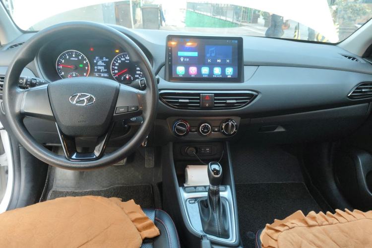Used Hyundai Celesta 2018 1.6L Automatic GL Enjoyment Version China V Standard Center Console