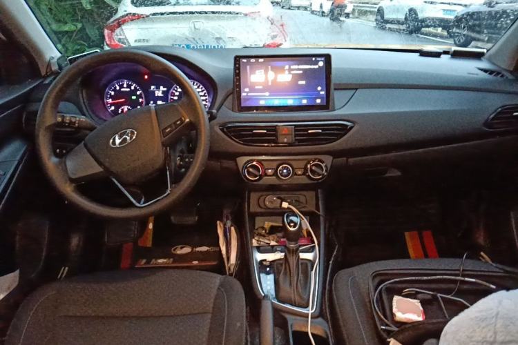 Used Hyundai Celesta 2018 1.6L Automatic GL Enjoyment Edition China VI compliant Center Console