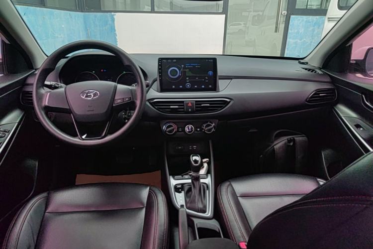 Used Hyundai Celesta 2018 1.6L Automatic GL Enjoyment Edition China VI compliant Center Console