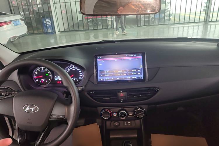 Used Hyundai Celesta 2018 1.6L Automatic GL Enjoyment Version China V Standard Center Console