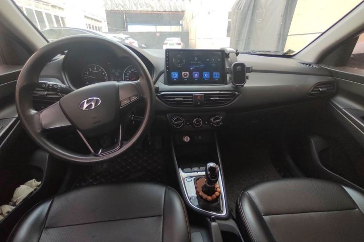 Used Hyundai Celesta 2018 1.6L Automatic Enjoyment Version GLS China V Emission Standard Center Console