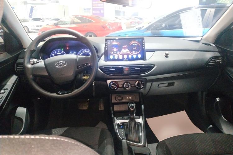 Used Hyundai Celesta 2018 1.6L Automatic GL Enjoyment Version China V Standard Center Console