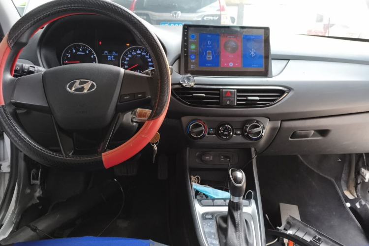 Used Hyundai Celesta 2018 1.6L Automatic GL Enjoyment Version China V Standard Center Console