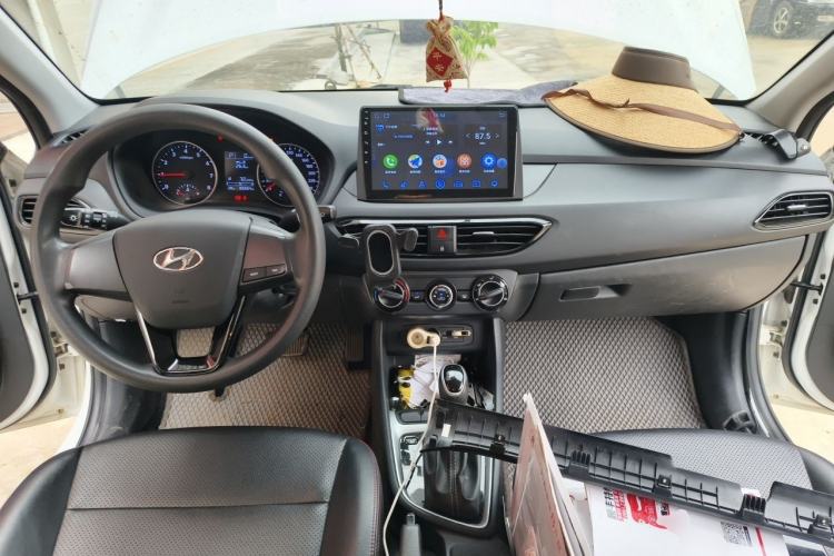 Used Hyundai Celesta 2018 1.6L Automatic GL Enjoyment Version China V Standard Center Console