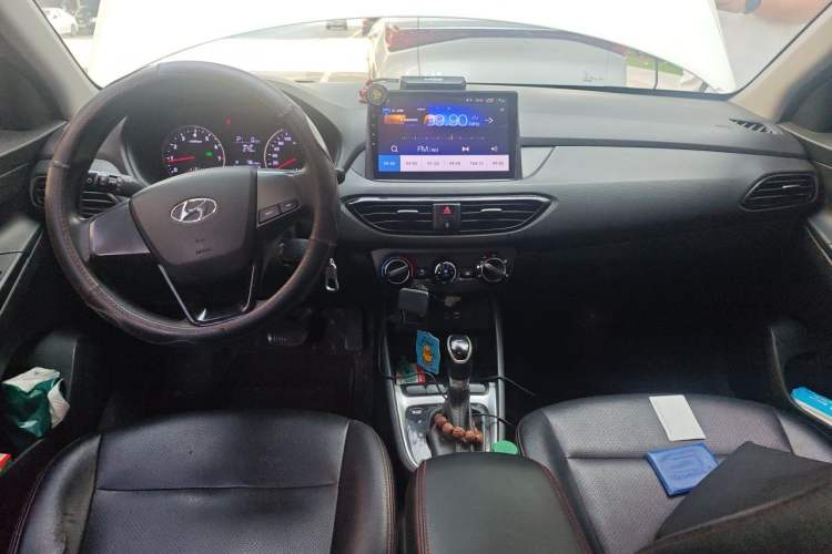 Used Hyundai Celesta 2018 1.6L Automatic GL Enjoyment Version China V Standard Center Console