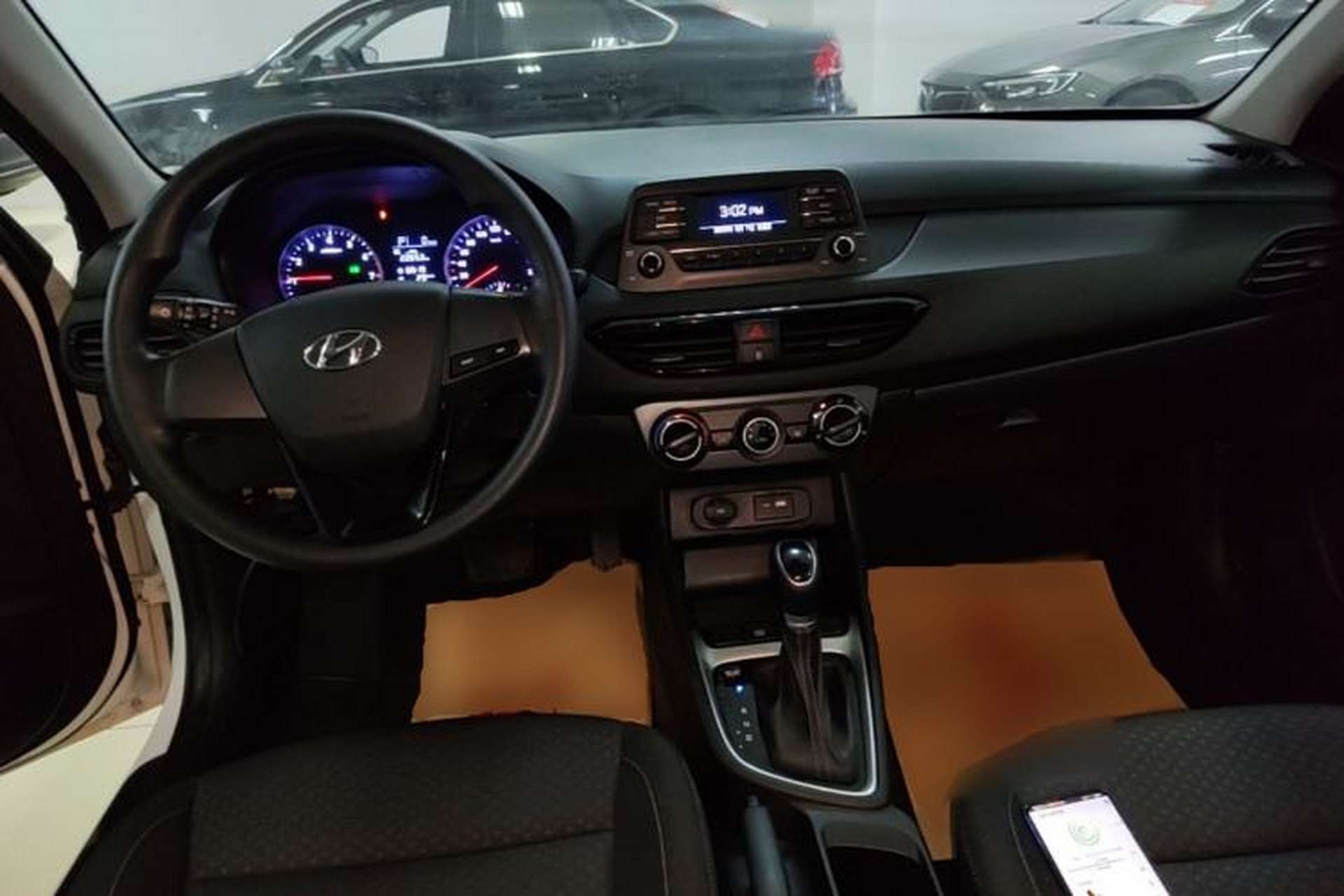Used Hyundai Celesta 2018 1.6L Automatic GL Enjoyment Edition China VI compliant Center Console