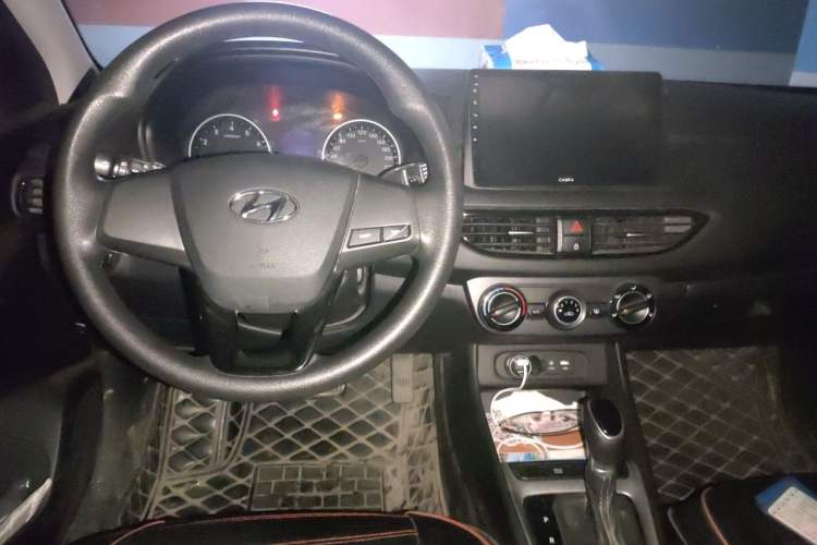 Used Hyundai Celesta 2018 1.6L Automatic GL Enjoyment Version China V Standard Center Console