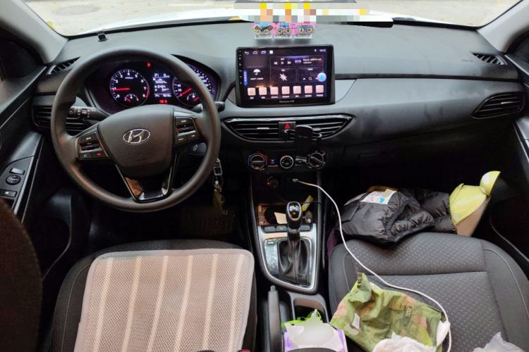 Used Hyundai Celesta 2018 1.6L Automatic GL Enjoyment Edition China VI compliant Center Console