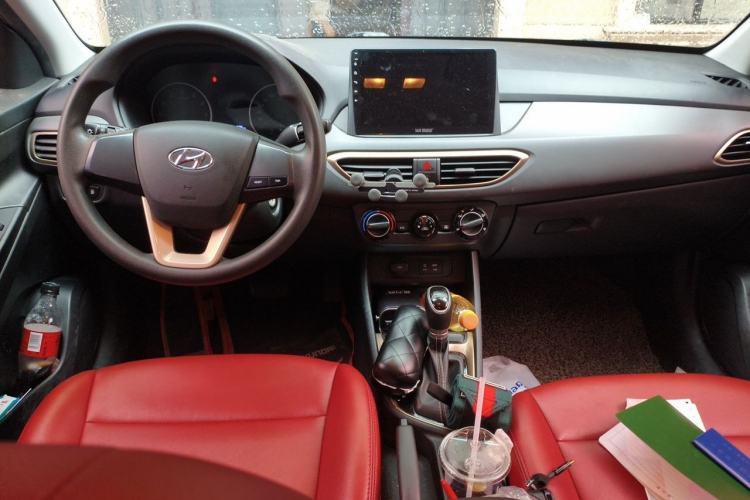 Used Hyundai Celesta 2018 1.6L Automatic GL Enjoyment Version China V Standard Center Console