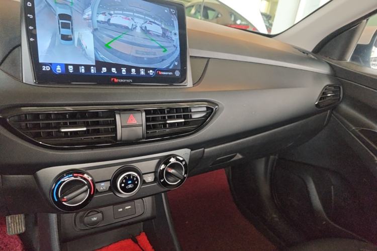 Used Hyundai Celesta 2018 1.6L Automatic GL Enjoyment Edition China VI compliant Center Console