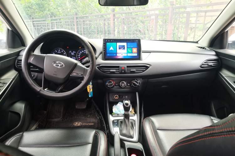 Used Hyundai Celesta 2018 1.6L Automatic GL Enjoyment Edition China VI compliant Center Console