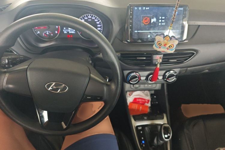 Used Hyundai Celesta 2018 1.6L Automatic GL Enjoyment Version China V Standard Center Console