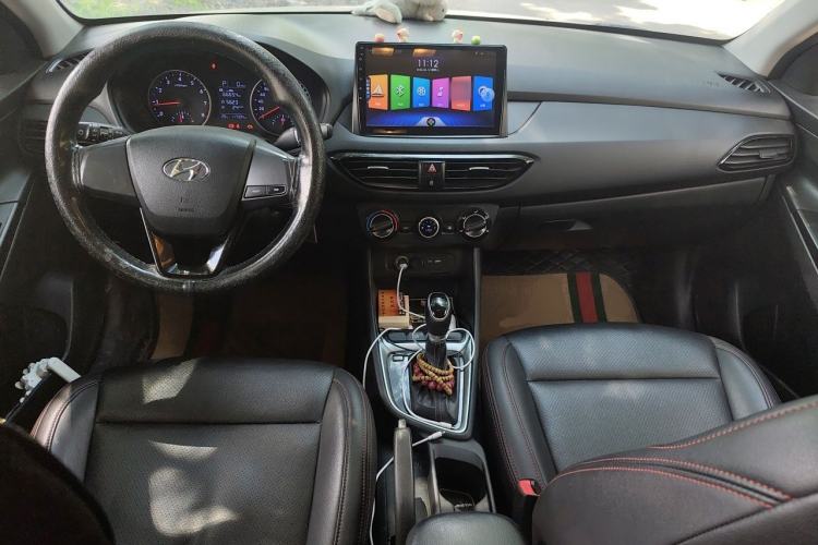 Used Hyundai Celesta 2018 1.6L Automatic GL Enjoyment Version China V Standard Center Console