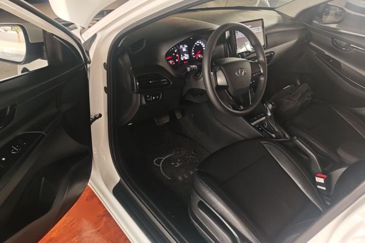 Used Hyundai Celesta 2018 1.6L Automatic GL Enjoyment Edition China VI compliant Driver Seat