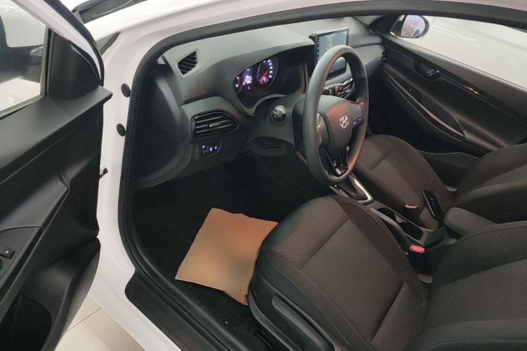 Used Hyundai Celesta 2018 1.6L Automatic GL Enjoyment Edition China VI compliant Driver Seat