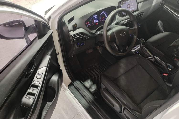 Used Hyundai Celesta 2018 1.6L Automatic GL Enjoyment Edition China VI compliant Driver Seat
