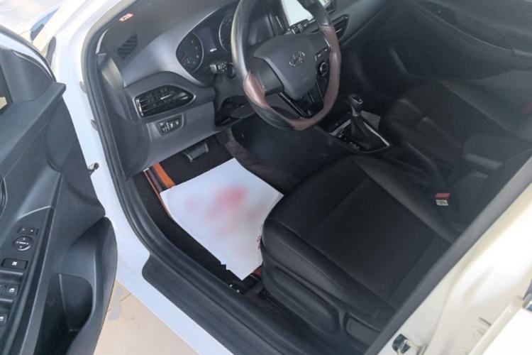 Used Hyundai Celesta 2018 1.6L Automatic GL Enjoyment Edition China VI compliant Driver Seat