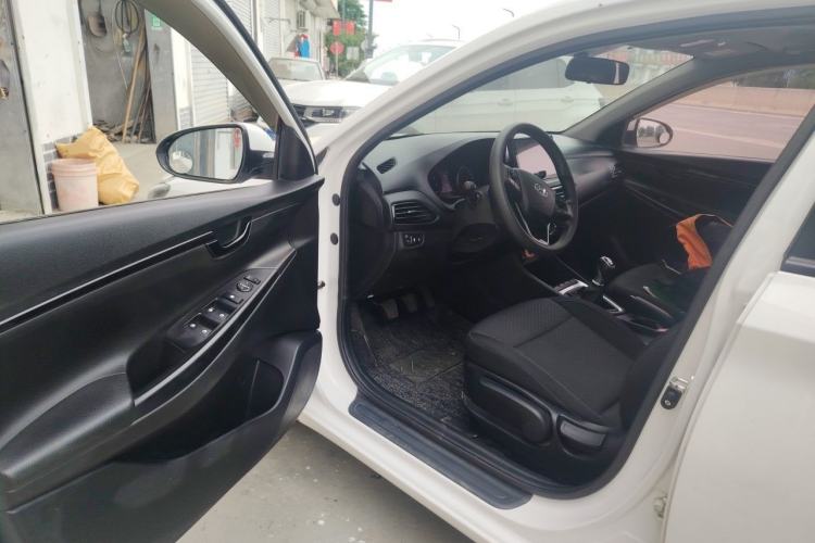 Used Hyundai Celesta 2018 1.6L Manual Enjoyment Version GLS China V Standard Driver Seat