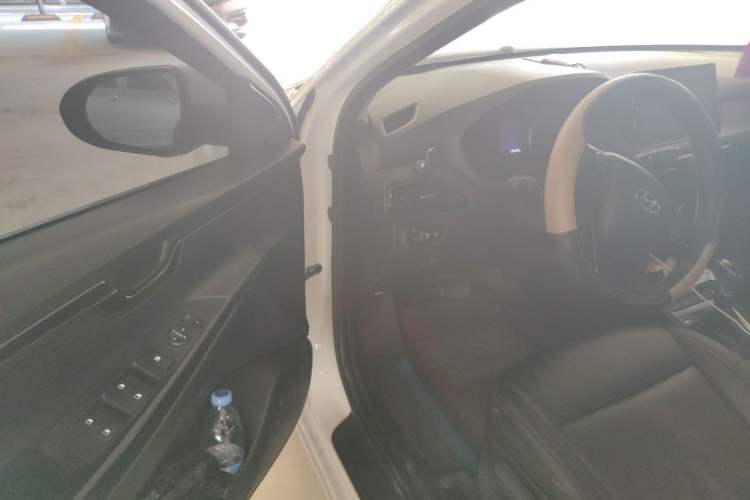 Used Hyundai Celesta 2018 1.6L Automatic GL Enjoyment Edition China VI compliant Driver Seat