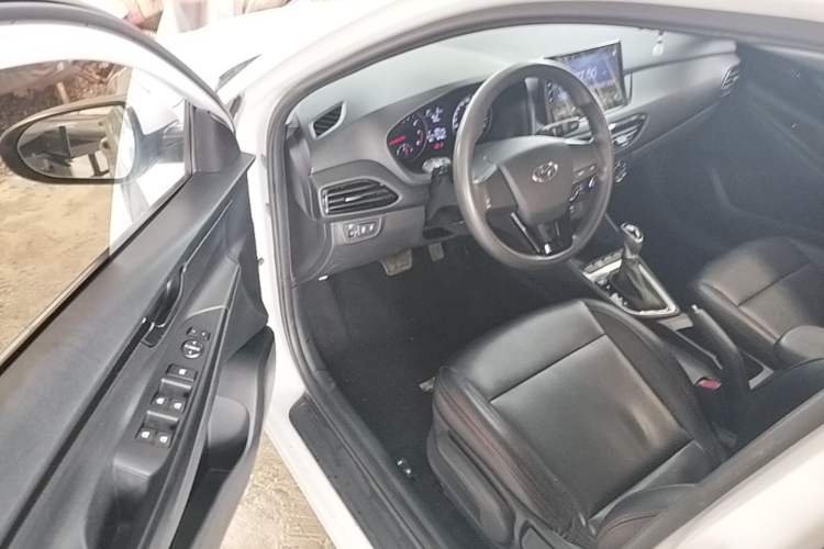 Used Hyundai Celesta 2018 1.6L Automatic GL Enjoyment Version China V Standard Driver Seat