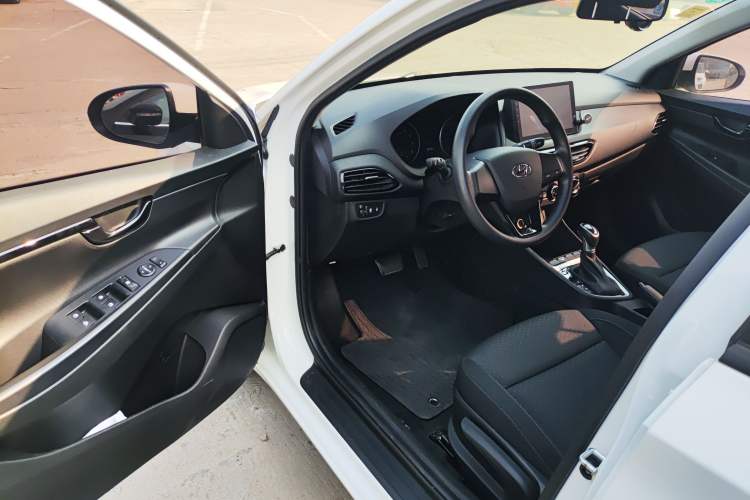 Used Hyundai Celesta 2018 1.6L Automatic GL Enjoyment Version China V Standard Driver Seat